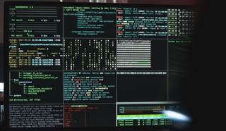 我国工业软件行业市场较为分散 企业竞争激烈 用友网络、东华软件等处第一梯队