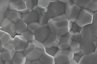 氧化物固态电解质行业分析：能量密度提升 2027年复合固态或成产业化拐点