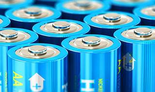 我国磷酸铁锂出货量高增 行业供给端整体向好 市场将向头部和低成本企业集中