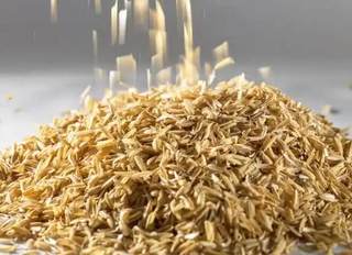 我国工业饲料行业发展现状：总产量下滑 多家上市企业“营降利增”