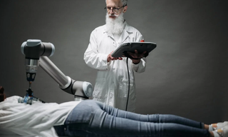 我国医疗机器人相关企业注册量持续攀升 天智航综合竞争力排名第一