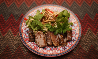 周黑鸭、绝味等企业营收利润双降 我国卤味行业遇冷 未来市场该如何发展？