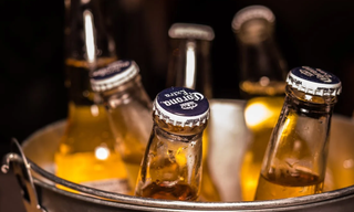 国内啤酒产品结构转变 龙头厂商发力中高端市场后售价空间逐渐被打开