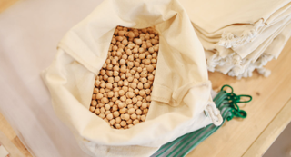 扩种成果显著 中国为大豆主产国 但庞大需求使净进口格局凸显 国产以食用加工为主