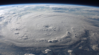 全球气象服务行业正展现出强大增长潜力 国内市场毛利率较高、但净利率较低