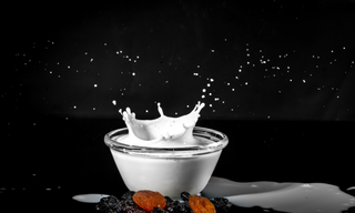 我国牛奶行业:2024年产量有所下滑 当前优然牧业规模牧场数量领先