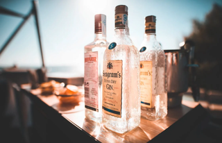 年轻群体接受度提高 2024年光瓶酒行业市场加速增长