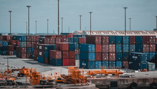 跨境电商快速发展驱动我国跨境电商物流市场持续增长 企业正积极“走出国门”