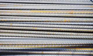 我国钢铁行业：市场可分为四个竞争梯队 其中宝钢股份处第一梯队